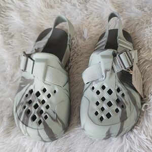 NWT Chaco Women's  Slip-On Chillos Clogs